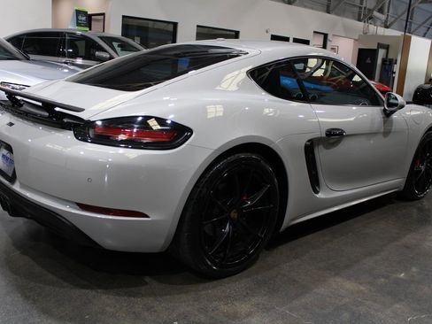 Used 2019 Porsche 718 Cayman S RWD image 14
