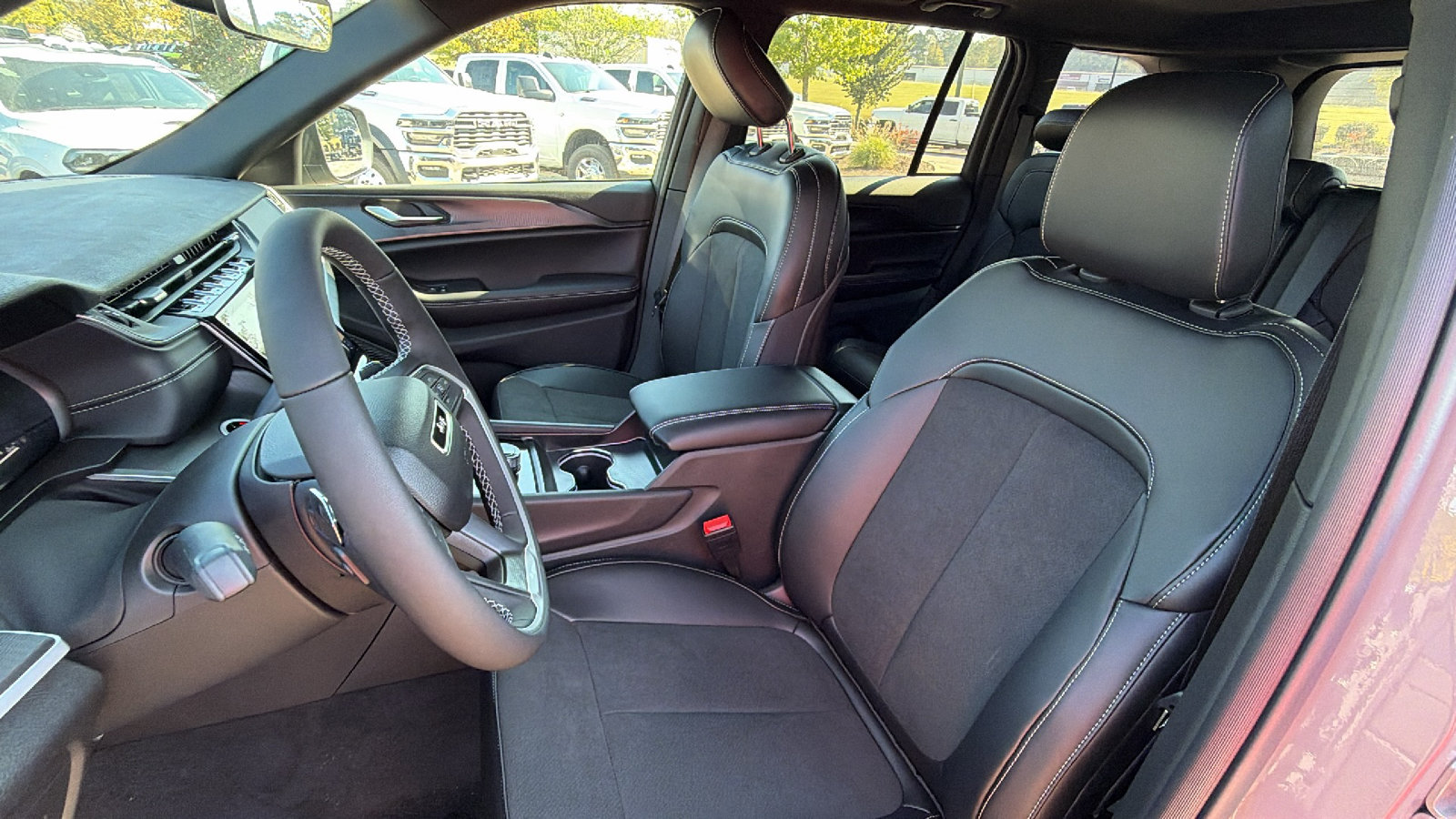 New 2027 Jeep Grand Cherokee Laredo X AWD/4WD image 18