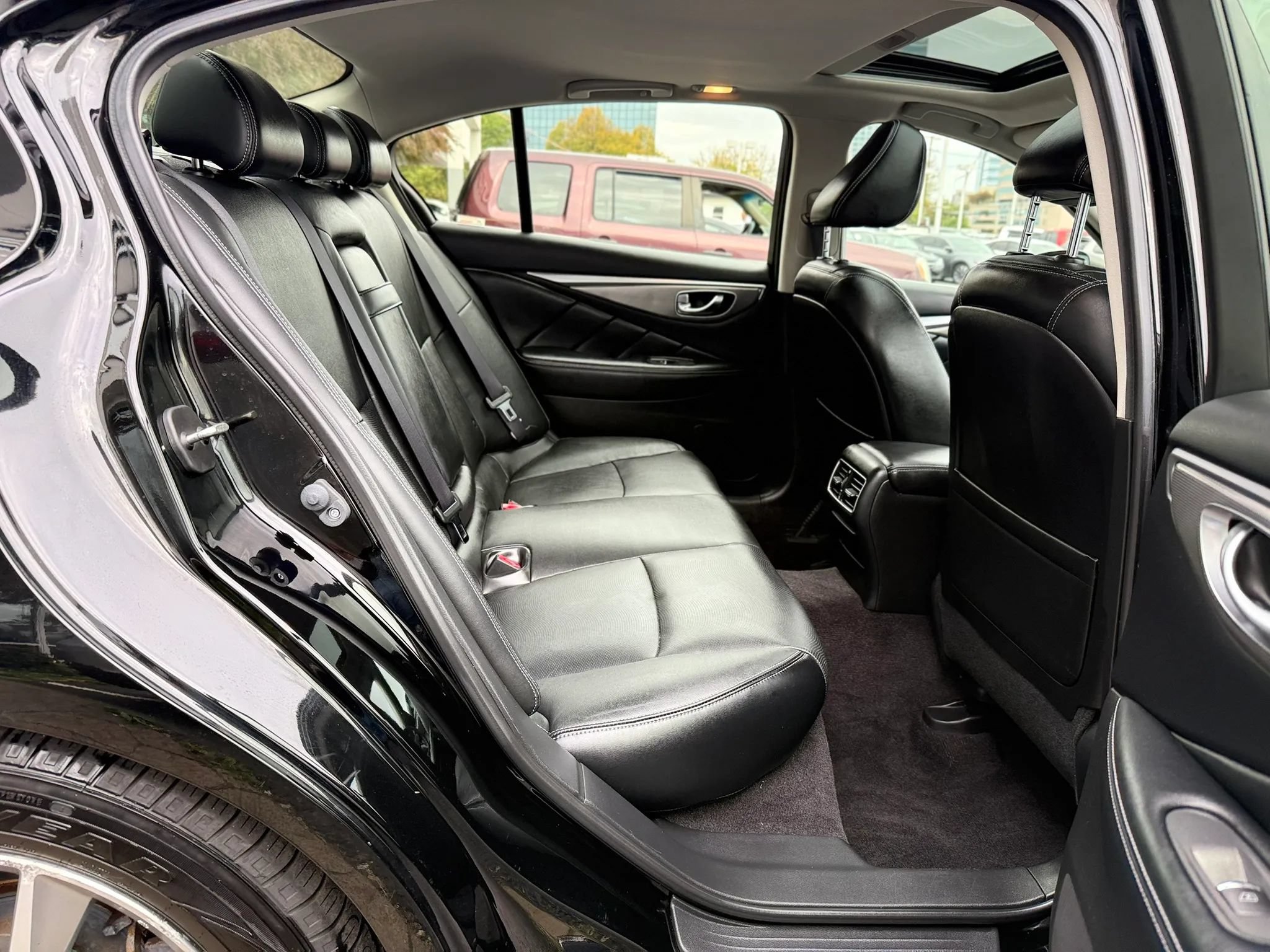 Used 2015 INFINITI Q50 Premium w/ Navigation Package AWD/4WD image 32
