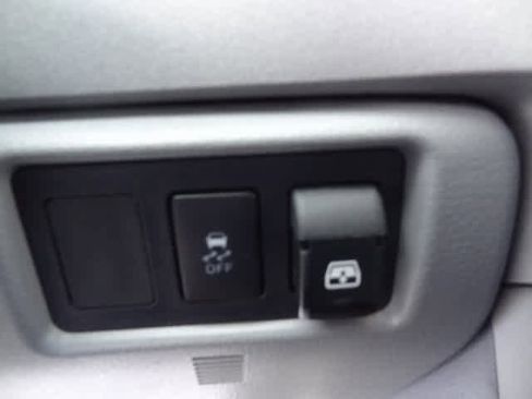 Used 2011 Toyota Tundra 4x4 CrewMax image 14