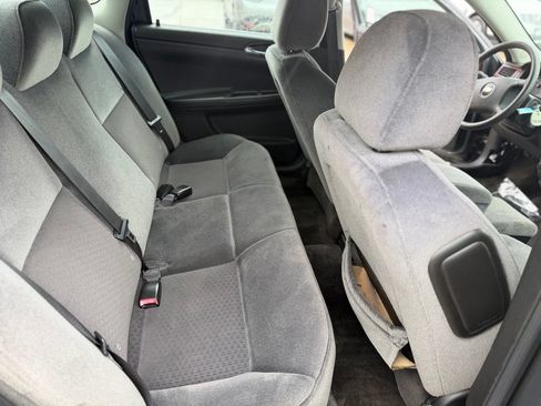 Used 2010 Chevrolet Impala LS FWD image 11