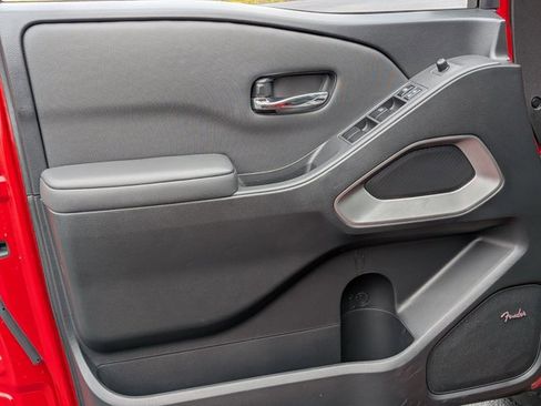 Certified 2024 Nissan Frontier SL w/ Technology Package image 12