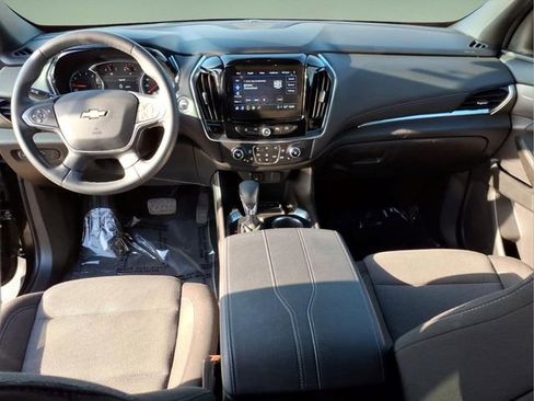 Used 2023 Chevrolet Traverse LT FWD image 14