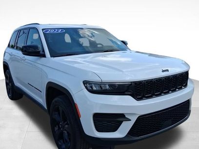 Used 2024 Jeep Grand Cherokee Altitude