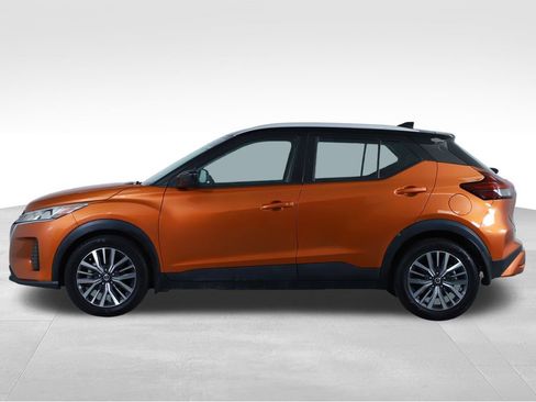 Used 2021 Nissan Kicks SV image 9