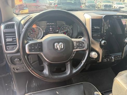 Used 2022 RAM 1500 Laramie AWD/4WD image 9