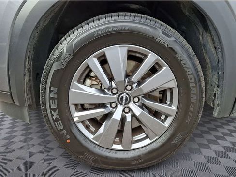 Used 2025 Nissan Pathfinder SV image 8