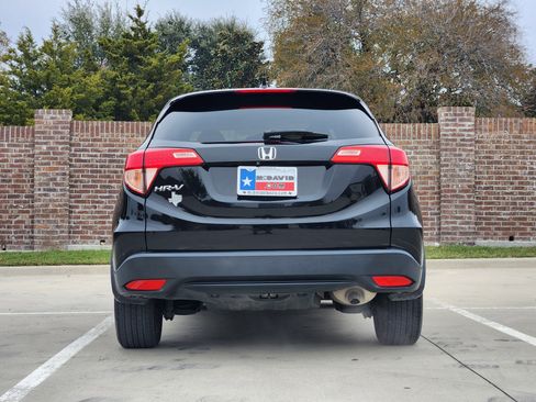 Used 2018 Honda HR-V EX image 7