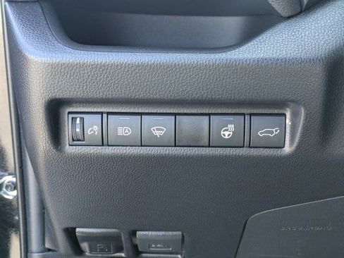 Used 2021 Toyota RAV4 XLE w/ Convenience Package FWD image 24