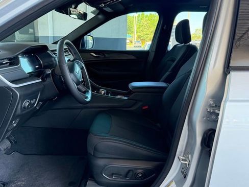 New 2026 Jeep Grand Cherokee Laredo AWD/4WD image 13