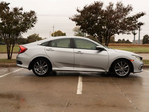 Used 2019 Honda Civic EX image 10