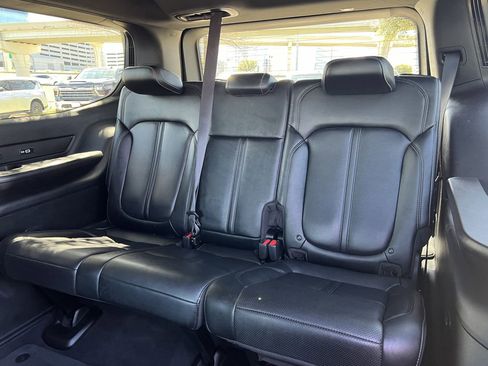 Used 2023 Jeep Wagoneer Series II image 27