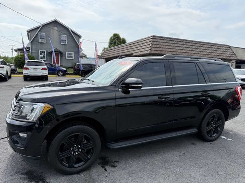Used 2020 Ford Expedition XLT w/ Black Accent Package AWD/4WD image 3