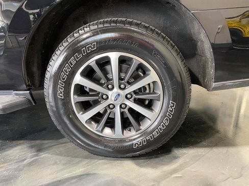 Used 2021 Ford Expedition XLT image 16