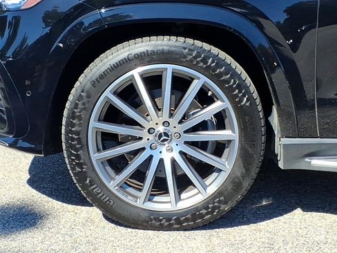 Used 2025 Mercedes-Benz GLS 580 4MATIC image 9