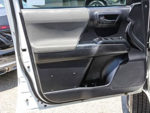 Used 2021 Toyota Tacoma SR AWD/4WD image 21