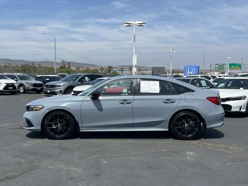 Used 2023 Honda Civic Sport image 2