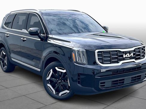 Used 2023 Kia Telluride S image 2