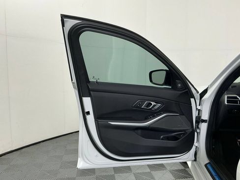Certified 2025 BMW 330i Sedan w/ M Sport Package RWD image 19