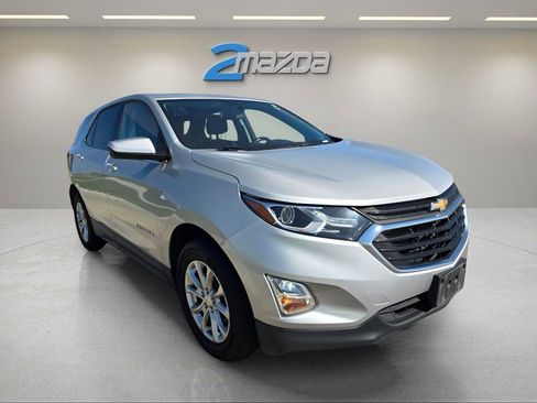 Used 2020 Chevrolet Equinox LT w/ Driver Convenience Package image 7