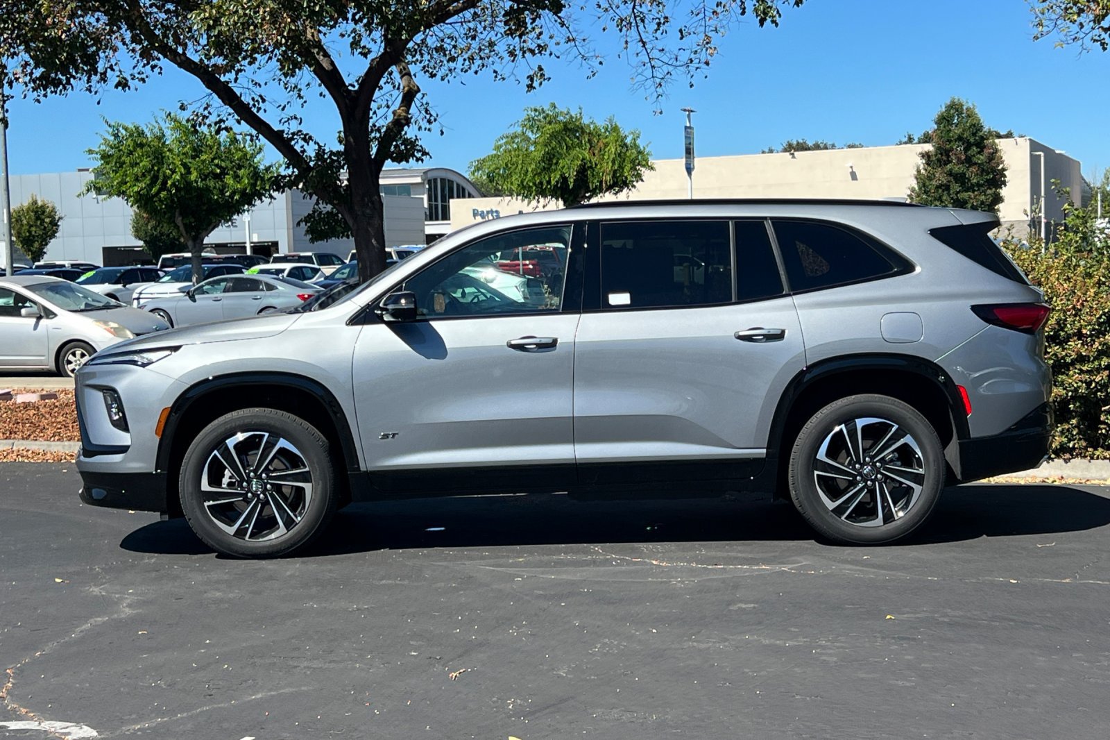 Used 2026 Buick Enclave Sport Touring w/ Power Package FWD image 7