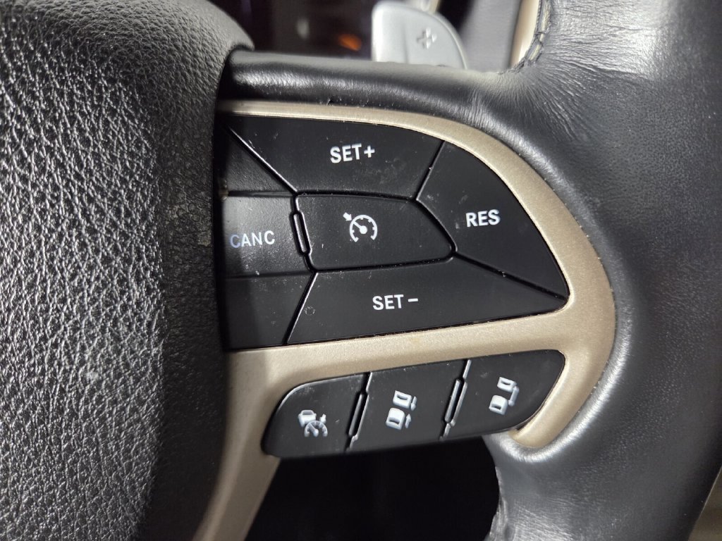 Used 2016 Jeep Grand Cherokee Limited 75th Anniversary AWD/4WD image 16