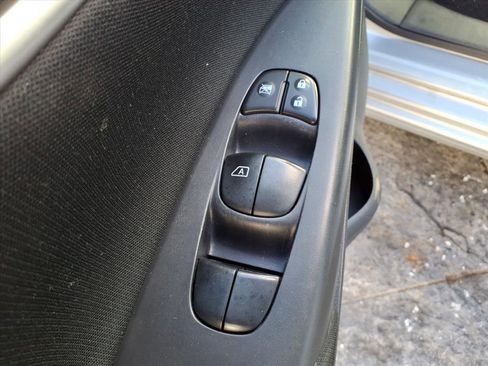 Used 2015 Nissan Sentra SV image 10