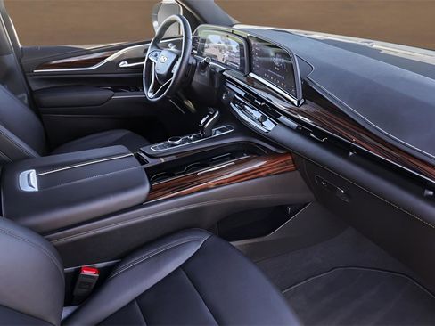 Certified 2024 Cadillac Escalade Luxury image 32