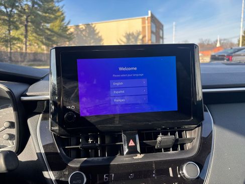 Used 2025 Toyota Corolla LE image 21