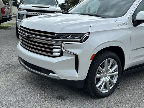 Certified 2023 Chevrolet Suburban High Country w/ Premium Package 2 AWD/4WD image 8