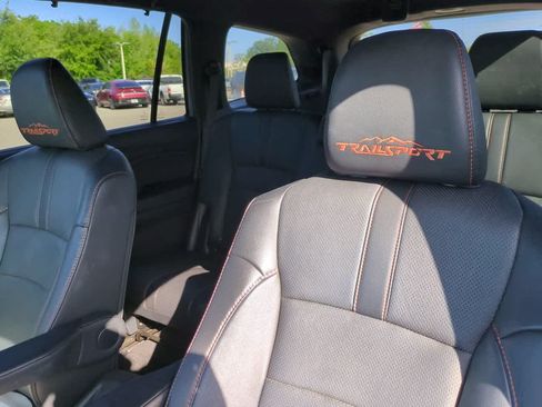 Used 2022 Honda Pilot TrailSport image 8