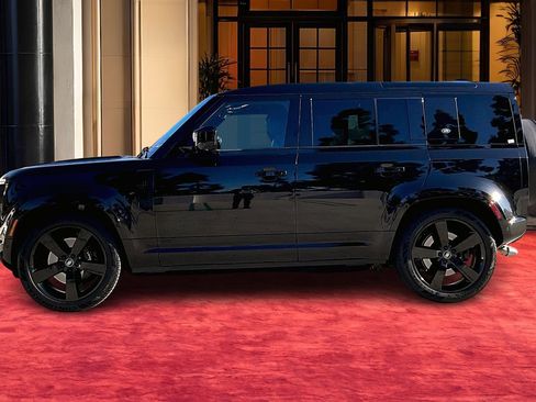 Used 2023 Land Rover Defender 110 V8 image 14