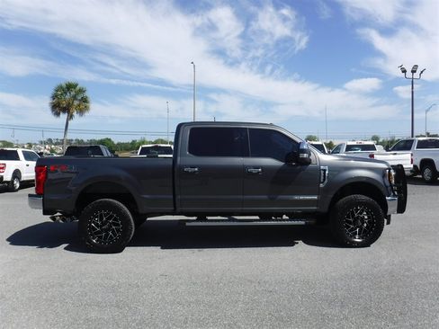 Used 2017 Ford F350 Lariat w/ Chrome Package image 3