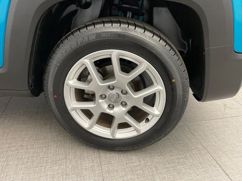 Certified 2021 Jeep Renegade Latitude FWD image 11