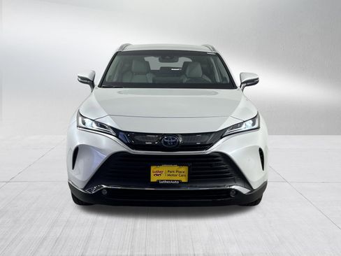 Certified 2024 Toyota Venza XLE AWD/4WD image 2