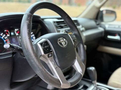 Used 2017 Toyota 4Runner SR5 image 12