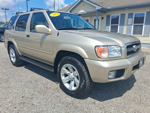 Used 2002 Nissan Pathfinder LE AWD/4WD image 1
