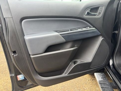 Used 2018 Chevrolet Colorado Z71 image 11