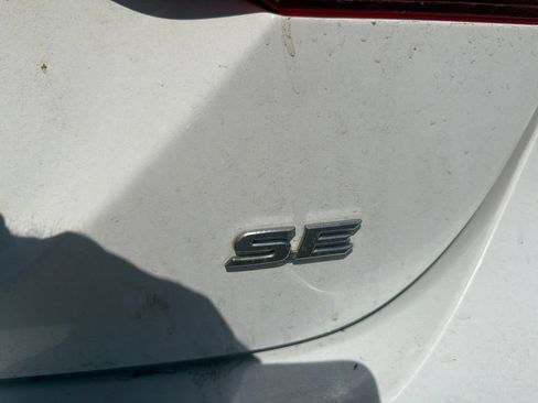 Used 2021 Toyota Camry SE FWD image 8