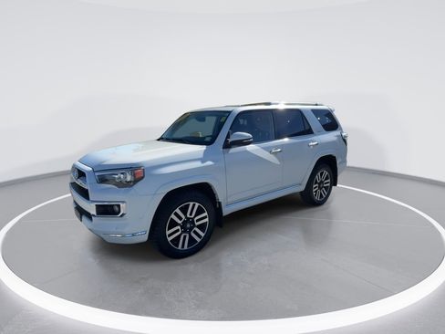 Used 2018 Toyota 4Runner Limited image 4
