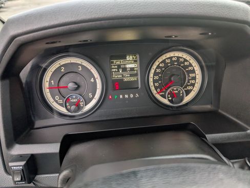 Used 2014 RAM 2500 Tradesman w/ Power & Remote Entry Group image 19