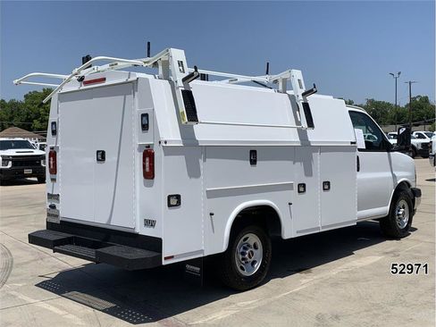 Used 2021 GMC Savana 3500 w/ Power Convenience Package RWD image 8
