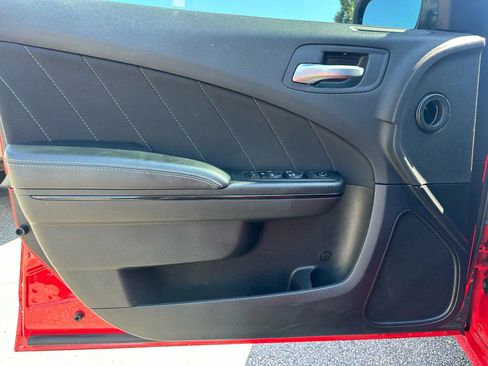 Used 2020 Dodge Charger SXT w/ Blacktop Package image 10