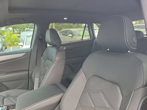 Used 2026 Volkswagen Atlas Cross Sport SE FWD image 19
