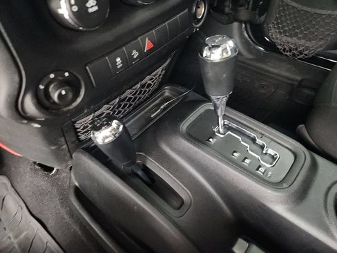 Used 2014 Jeep Wrangler Unlimited Sport w/ Quick Order Package 24S AWD/4WD image 30