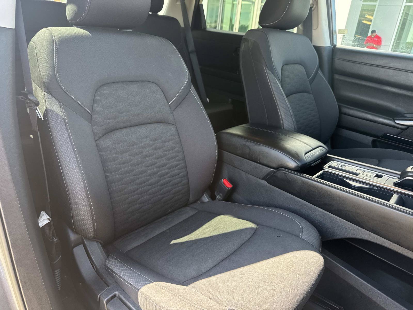 Used 2025 Nissan Pathfinder SV FWD image 11