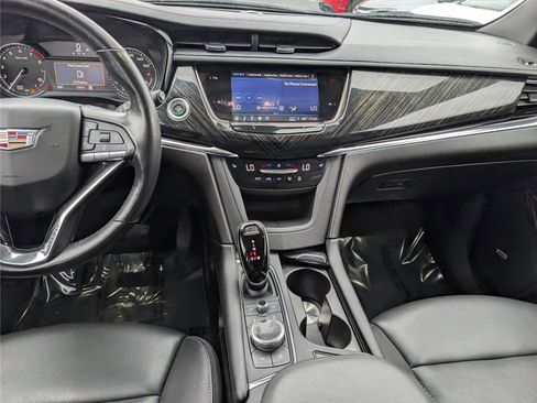 Used 2022 Cadillac XT6 Premium Luxury image 20