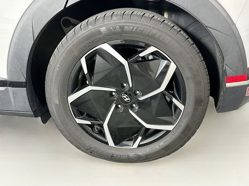 Used 2024 Hyundai Ioniq 5 SE RWD image 11
