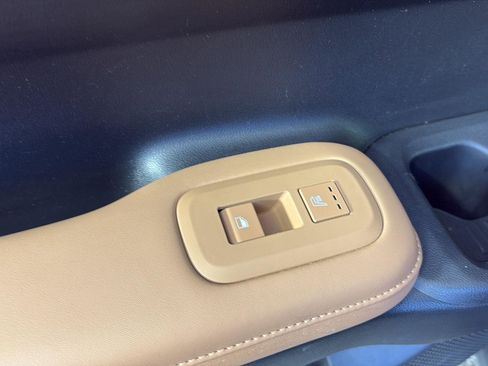 Used 2025 Hyundai Santa Fe Limited image 25