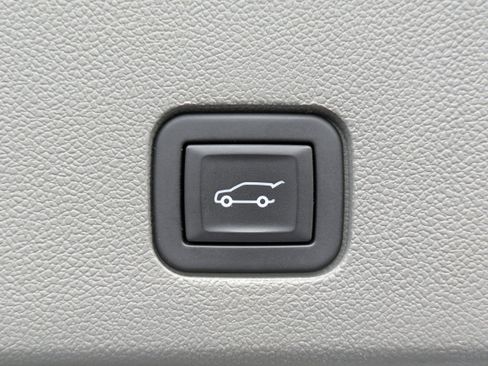 Certified 2023 Cadillac XT6 Premium Luxury image 12